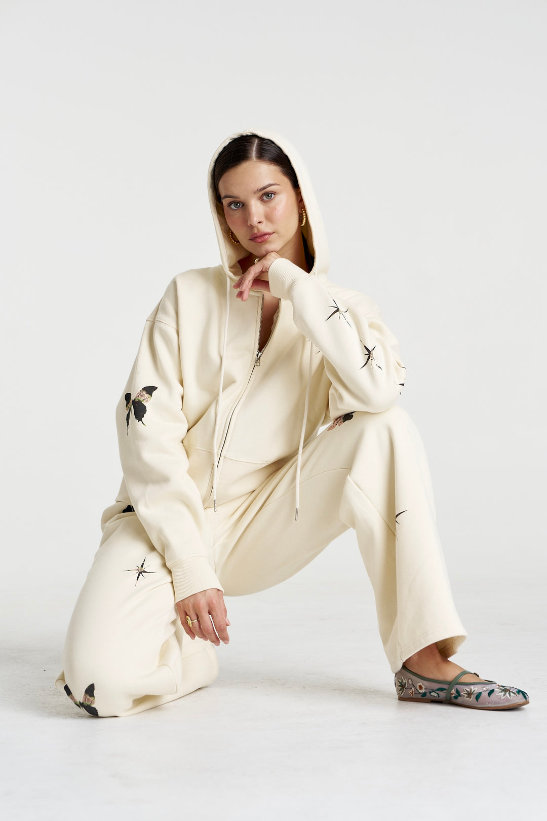 SUMMI SUMMI Womens Motif Hoodie in Vanilla, WOMENS HOODIES, SUMMI SUMMI, Elwood 101