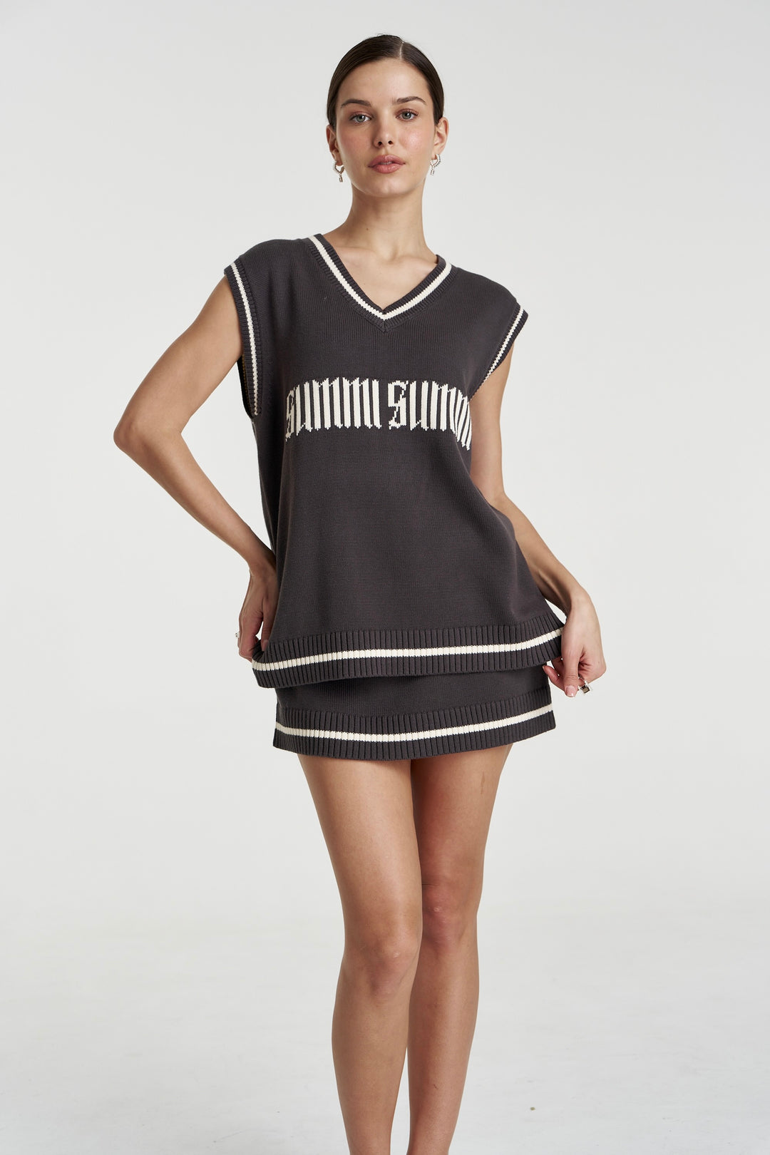 SUMMI SUMMI Womens Summi V Neck Knit Vest in Shadow