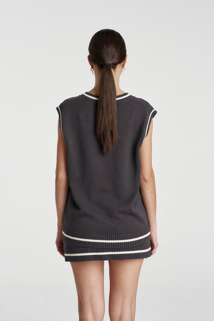 SUMMI SUMMI Womens Summi V Neck Knit Vest in Shadow