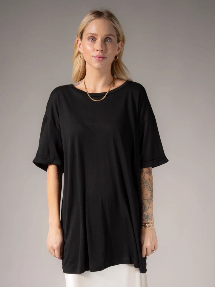 THE LAUNDRY ROOM Womens Essentials Oversized Tee in Black
