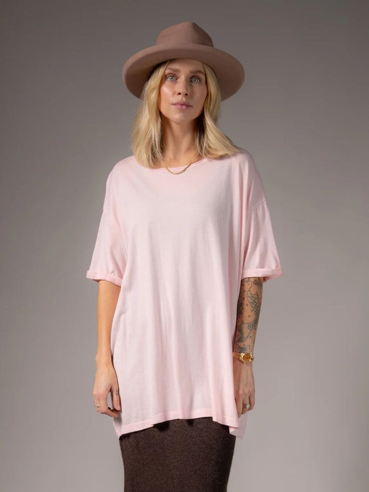 THE LAUNDRY ROOM Womens Essentials Oversized Tee in Blush Pink