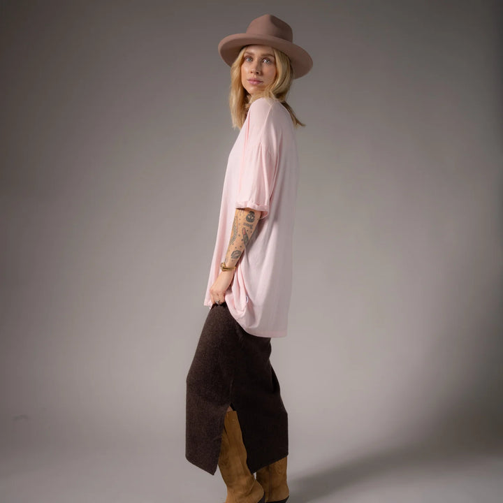 THE LAUNDRY ROOM Womens Essentials Oversized Tee in Blush Pink