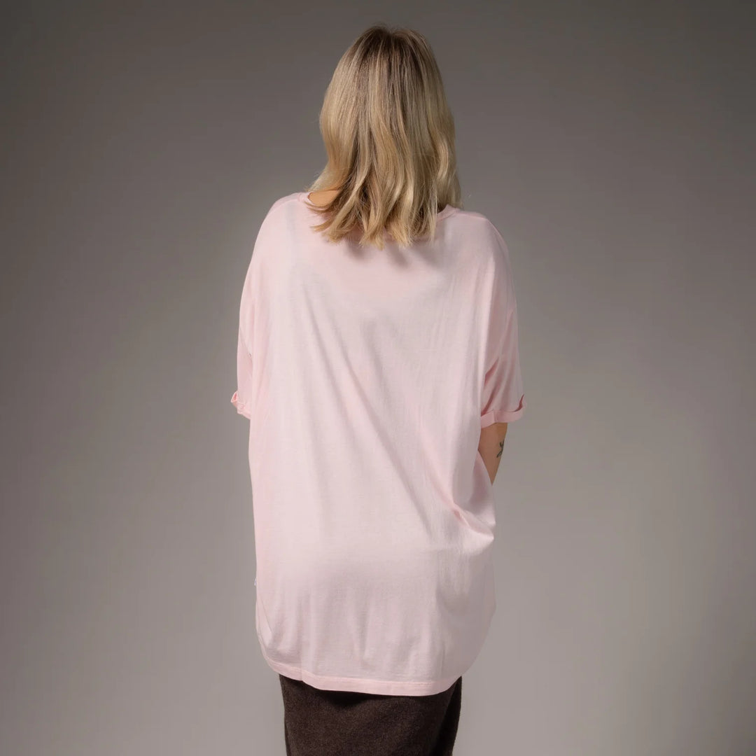 THE LAUNDRY ROOM Womens Essentials Oversized Tee in Blush Pink